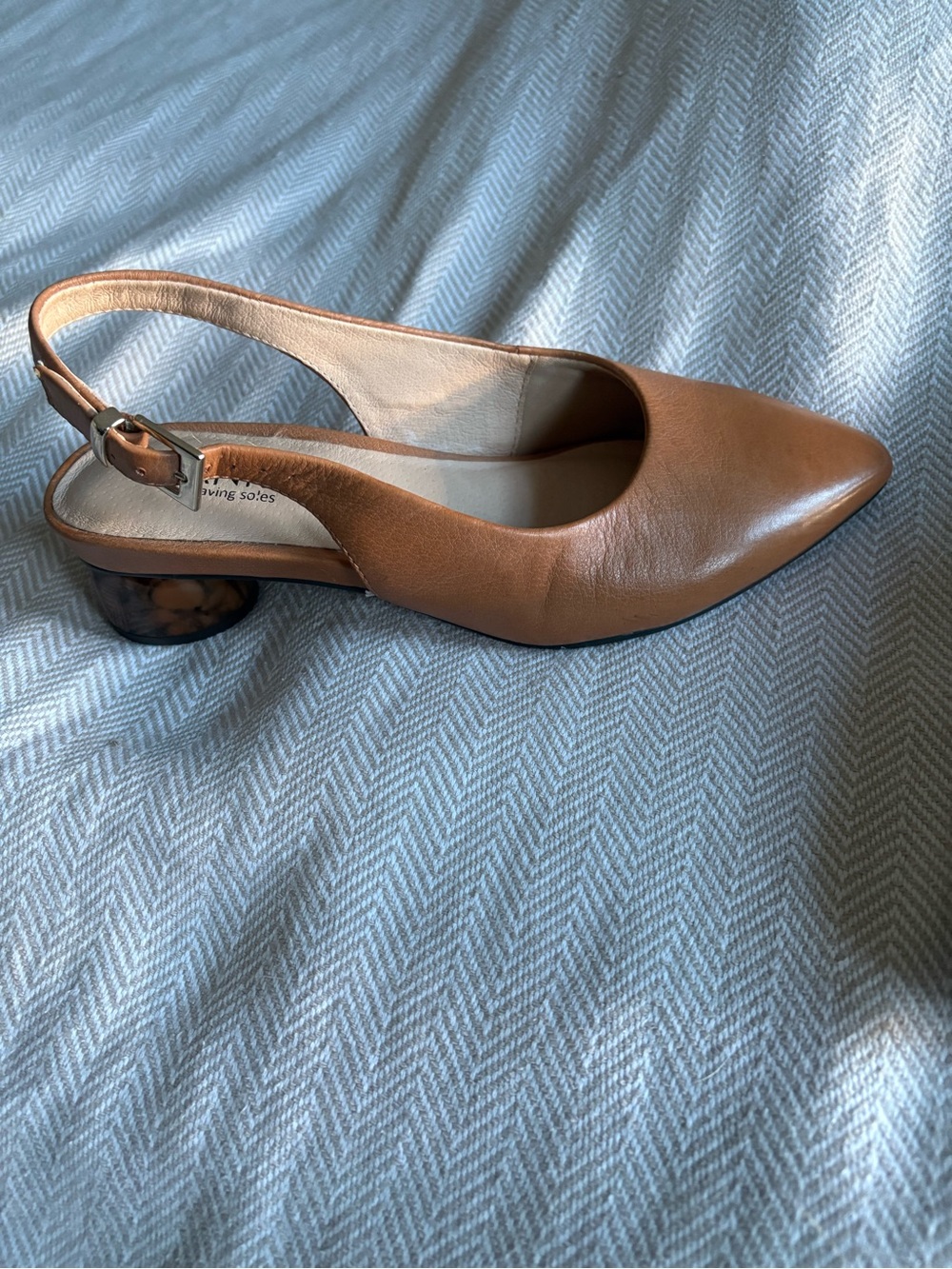Frankie4 Juliet II Tan Slingbacks with Tortoise Heel - Picture 6 of 6